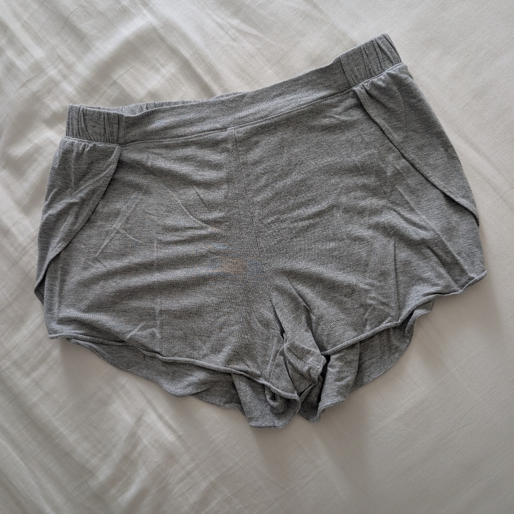 Banana Republic Soft Cozy Pajama Set – Gray Minimalist Lounge Set - Picture 3 of 8